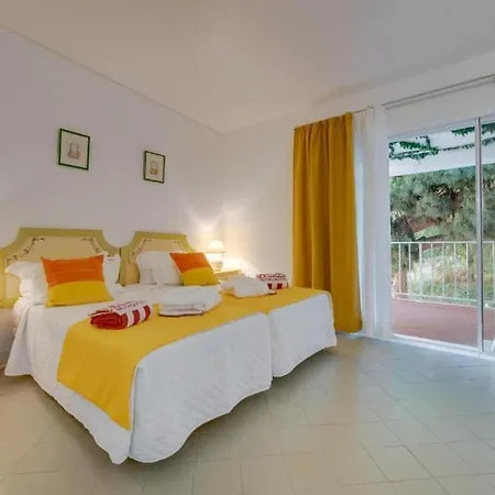 The Hideaway Retreat Гостевой дом Албуфейра